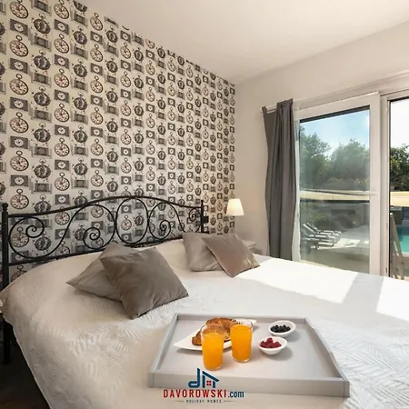 Hotel La Comfortable Pula